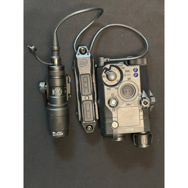 WADSN Tactical PEQ-15red & SF M300