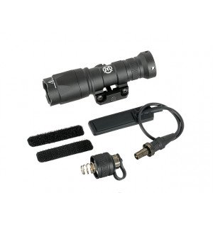 Збройовий ліхтар SUREFIRE M300А чорний с виносною кнопкою Збройовий ліхтар SUREFIRE M300А чорний с виносною кнопкою